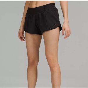 Lululemon Black Hotty Hot Low-Rise Lined Short 2.5" size 4